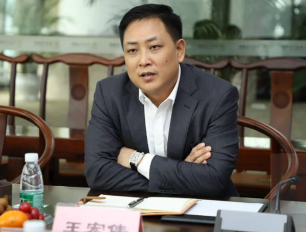 英德市人民政府副市长潘斌到访华文产业集团