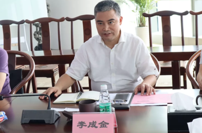 德阳市副市长李成金到华文产业集团考察